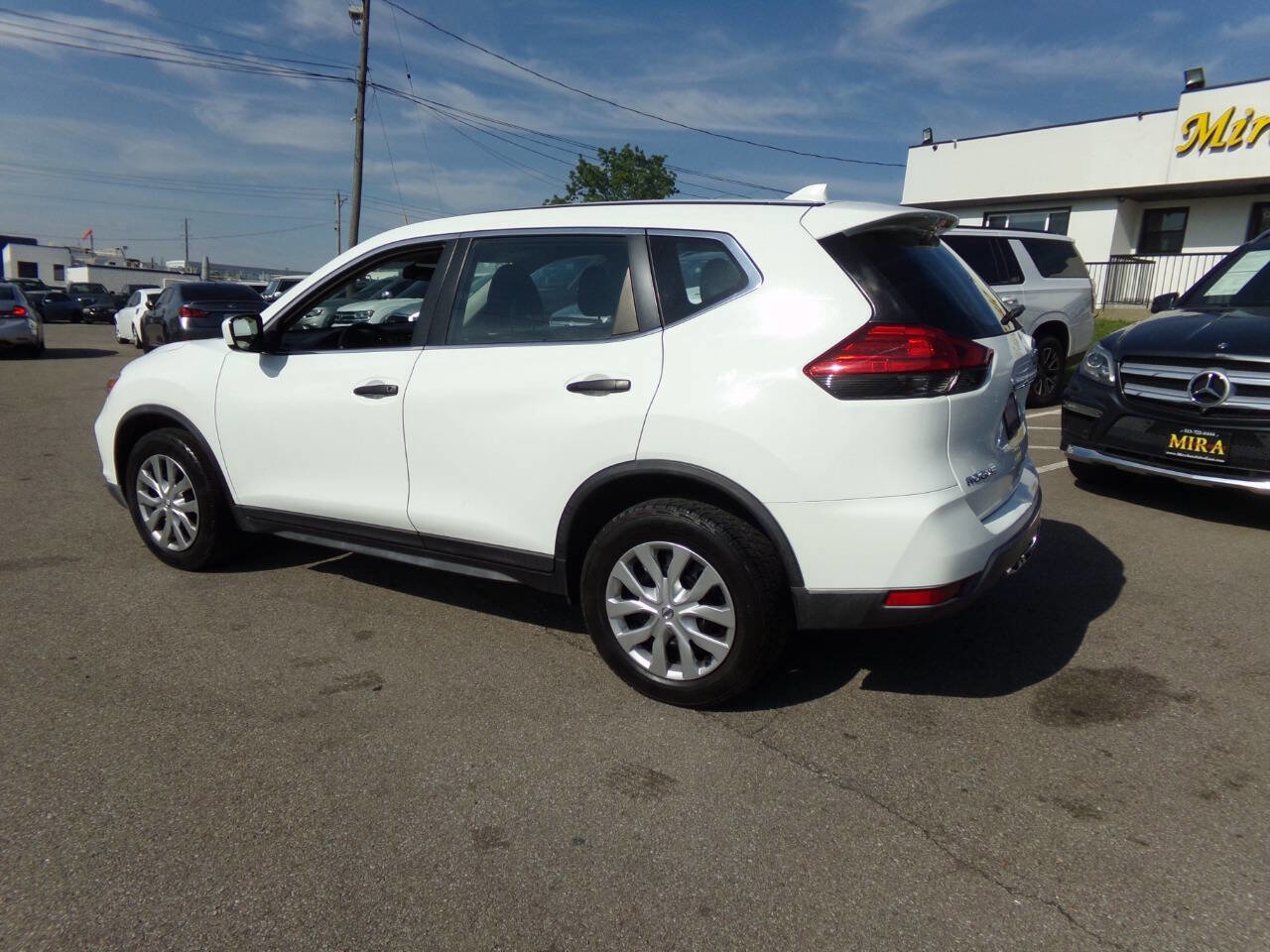 Used 2017 Nissan Rogue S image 47