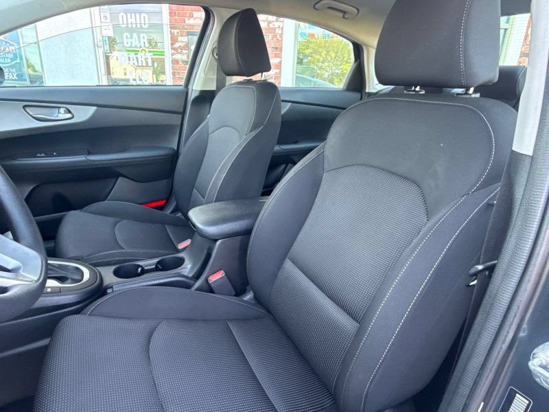 Used 2019 Kia Forte LXS FWD image 12