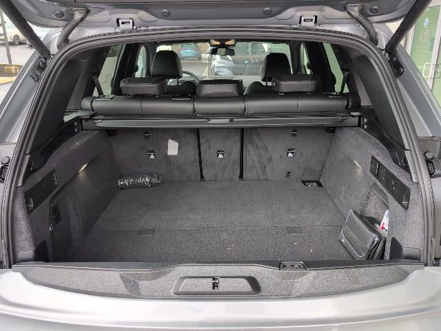 New 2026 BMW X5 xDrive50e w/ Premium Package image 38