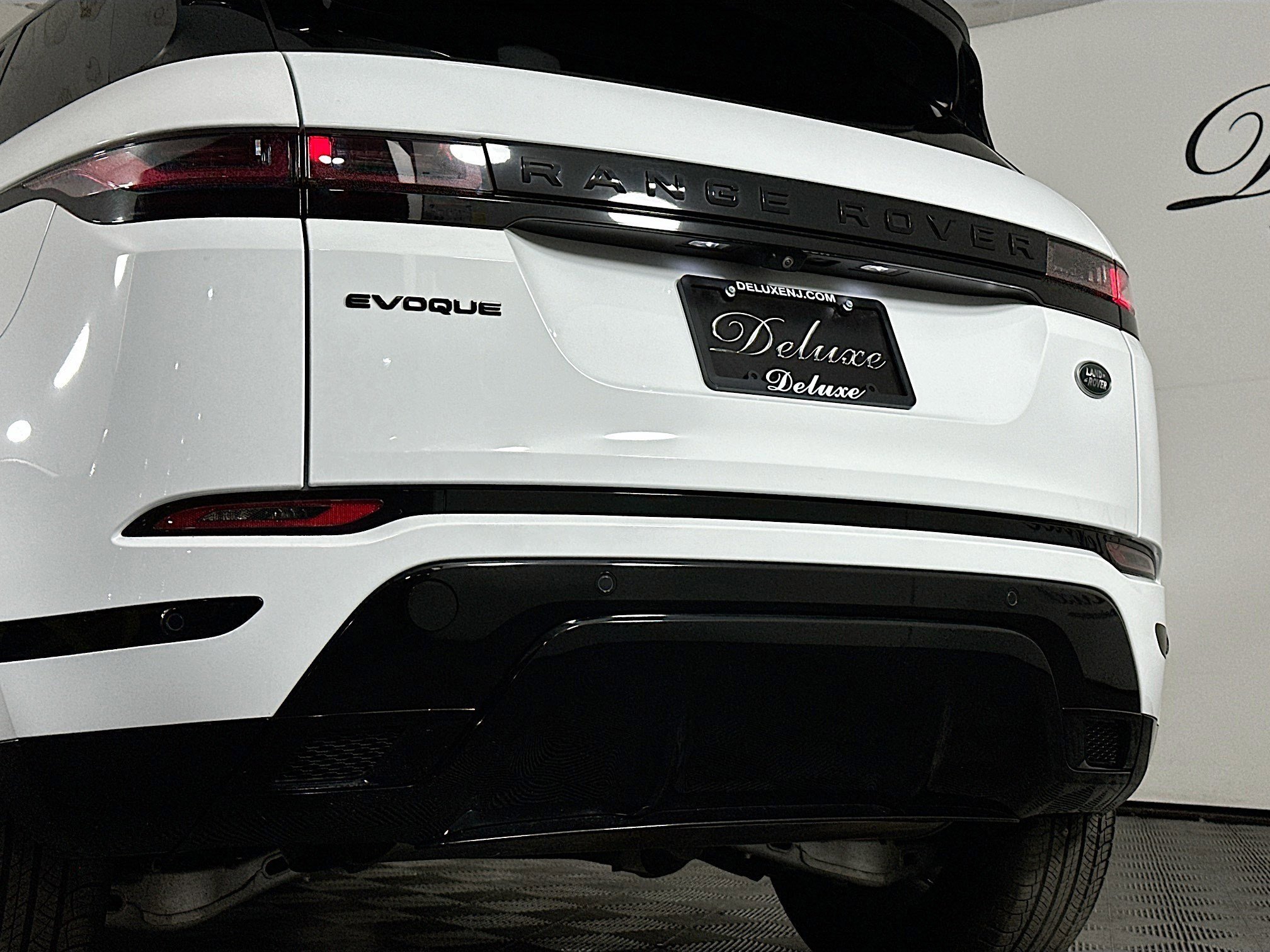 Used 2022 Land Rover Range Rover Evoque R-Dynamic S image 26