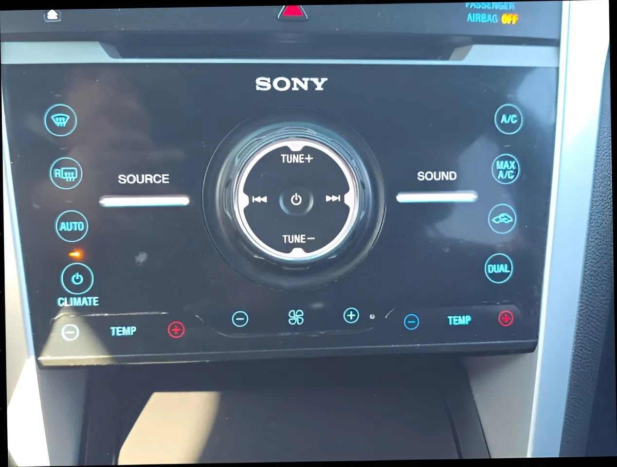 Used 2015 Ford Explorer Limited image 30