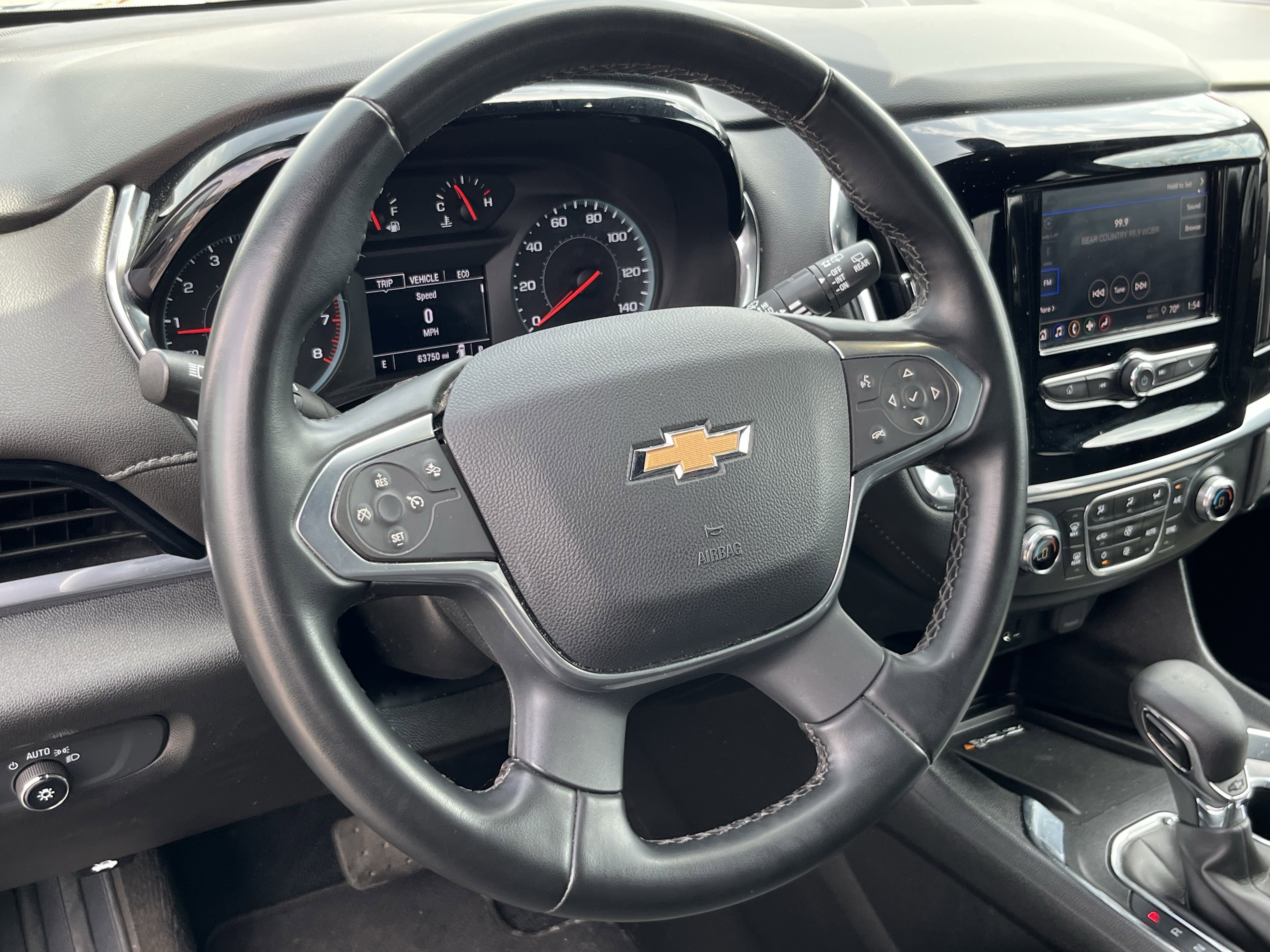 Used 2023 Chevrolet Traverse LT FWD image 17
