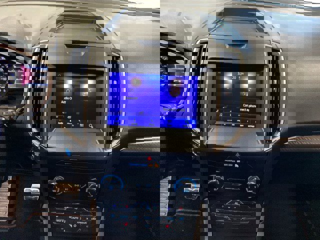 Used 2020 Ford Edge ST-Line image 23