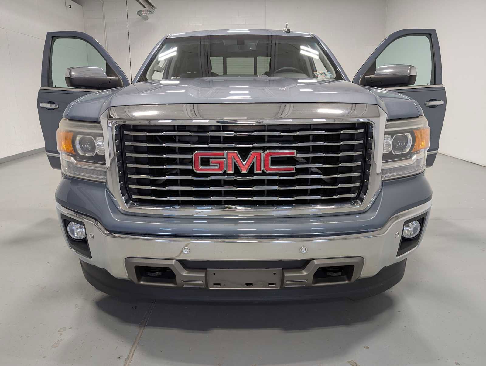 Used 2015 GMC Sierra 1500 SLT w/ SLT Preferred Package AWD/4WD image 16