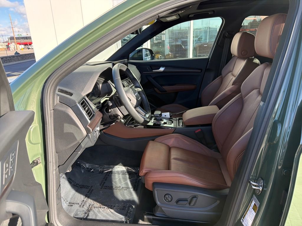 Used 2023 Audi Q5 2.0T Prestige w/ Prestige Package image 9