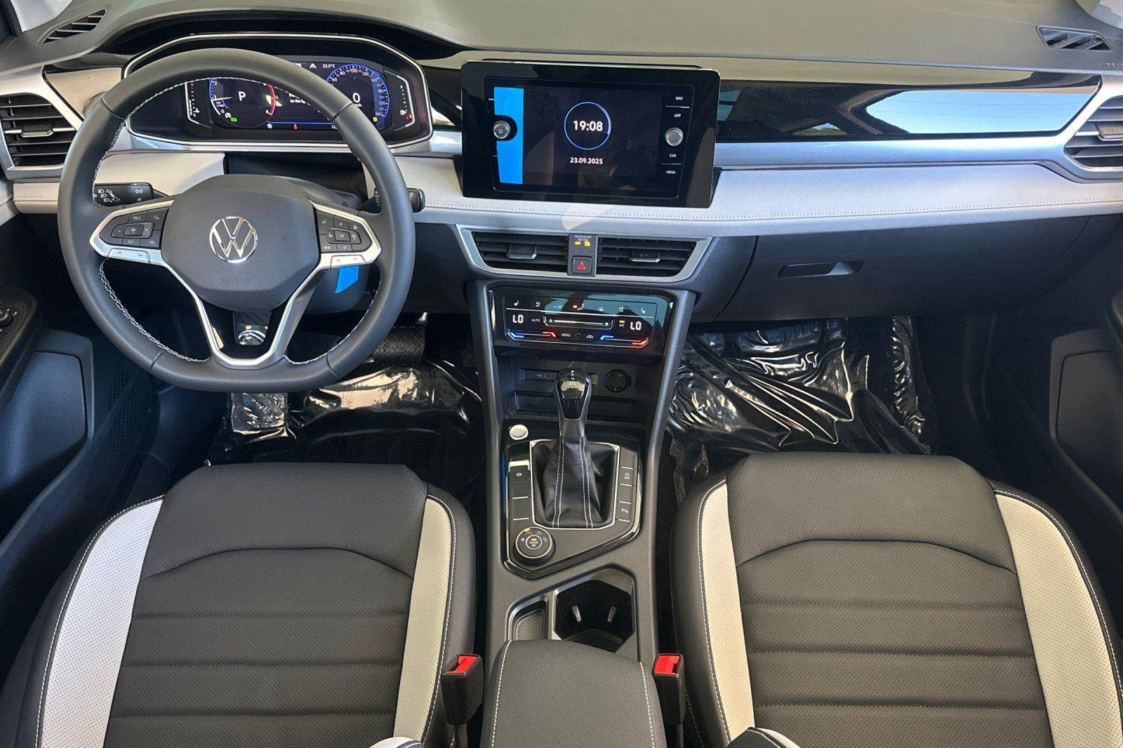 New 2025 Volkswagen Taos SEL image 12