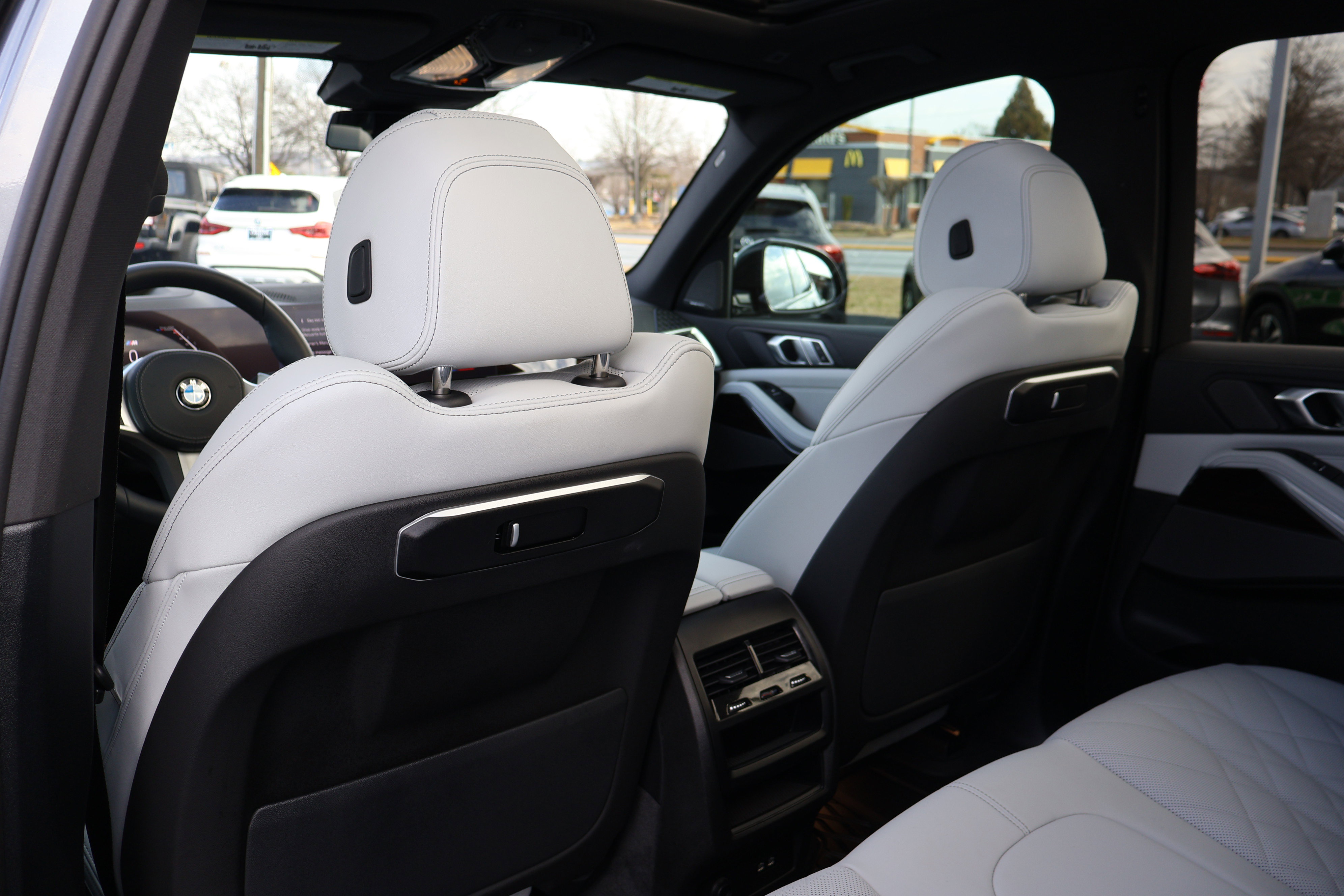 Used 2026 BMW X5 xDrive40i w/ M Sport Package image 19