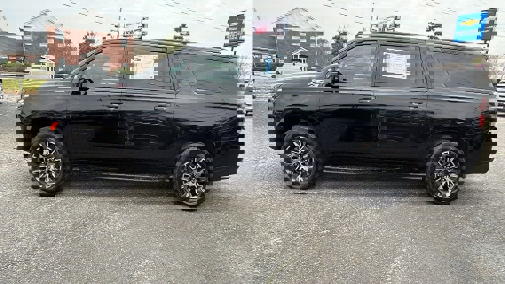 Certified 2024 Chevrolet Suburban Z71 w/ Luxury Package image 8