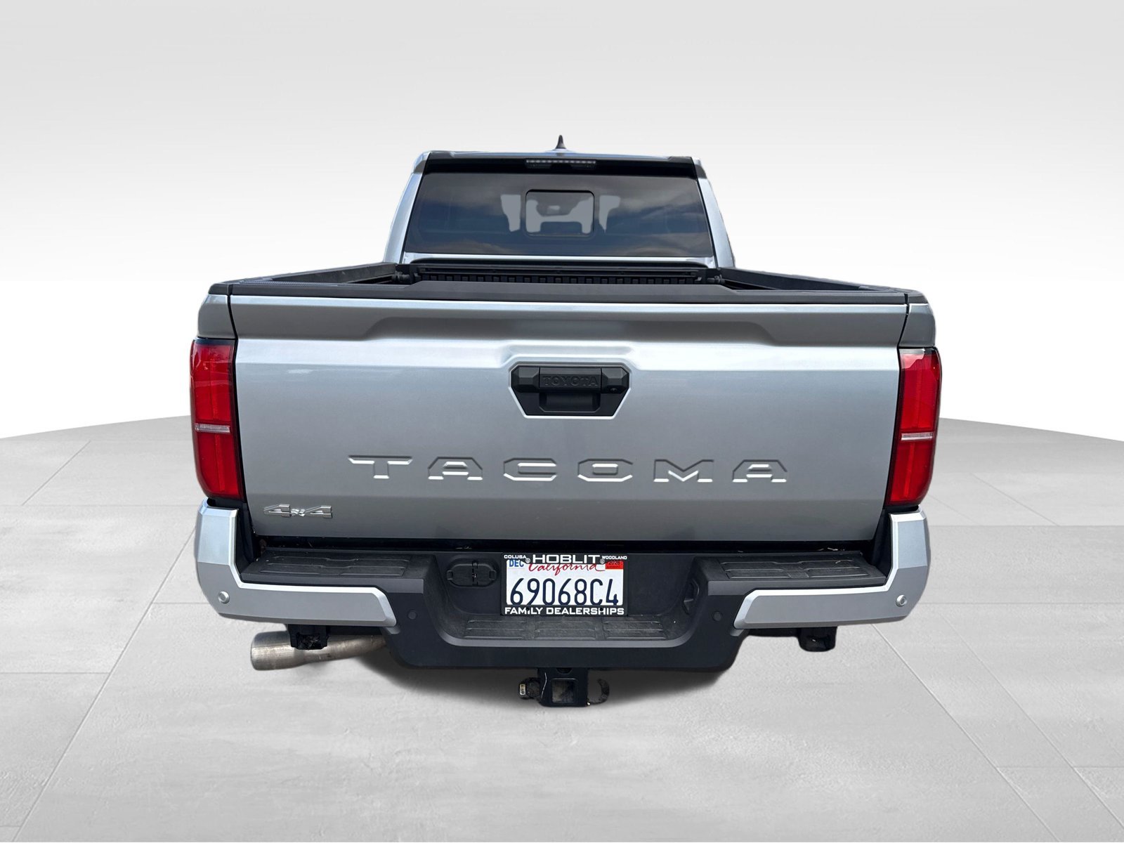 Used 2024 Toyota Tacoma SR5 AWD/4WD image 4