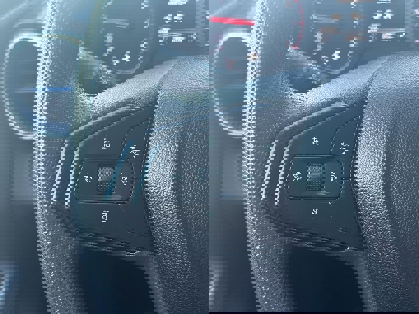 Used 2025 Chevrolet Trax LS w/ LS Convenience Package image 16