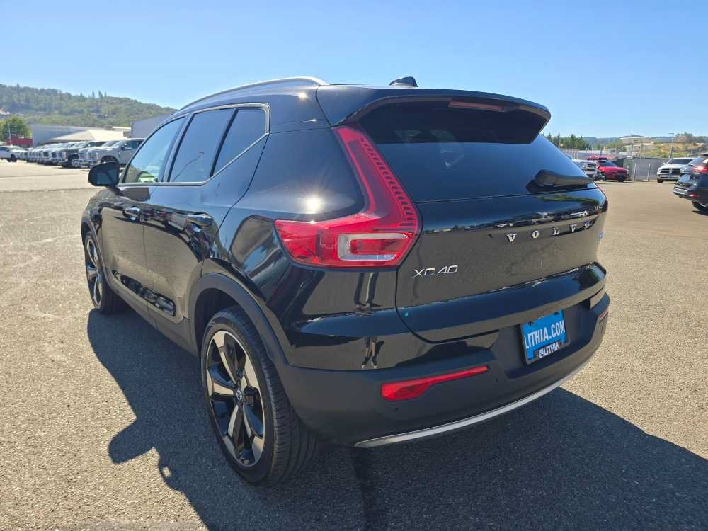 Used 2019 Volvo XC40 T5 Momentum AWD/4WD image 3