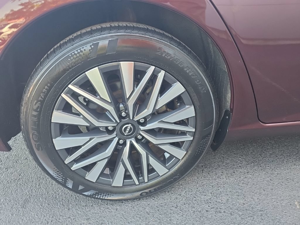 Used 2025 Nissan Altima 2.5 SV FWD image 5