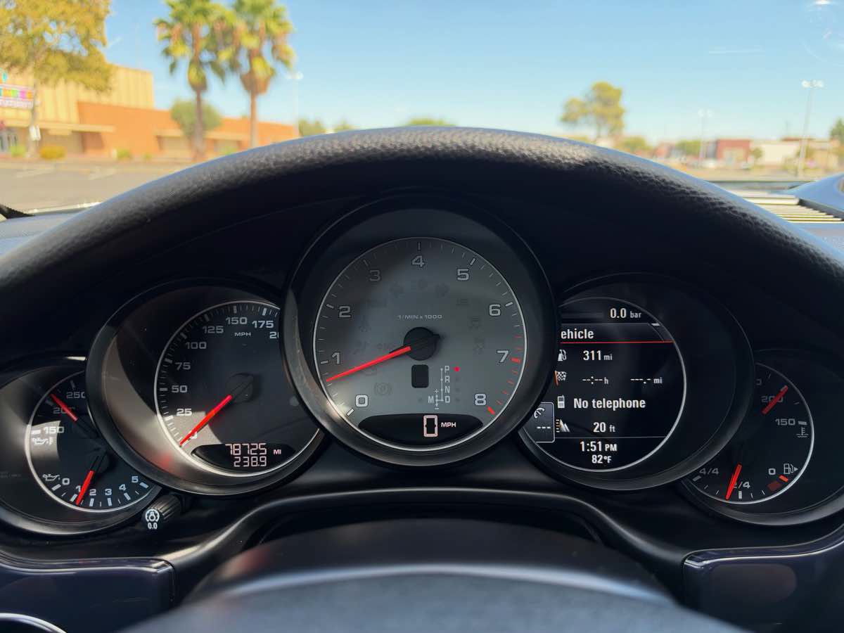 Used 2015 Porsche Panamera 4S AWD/4WD image 9