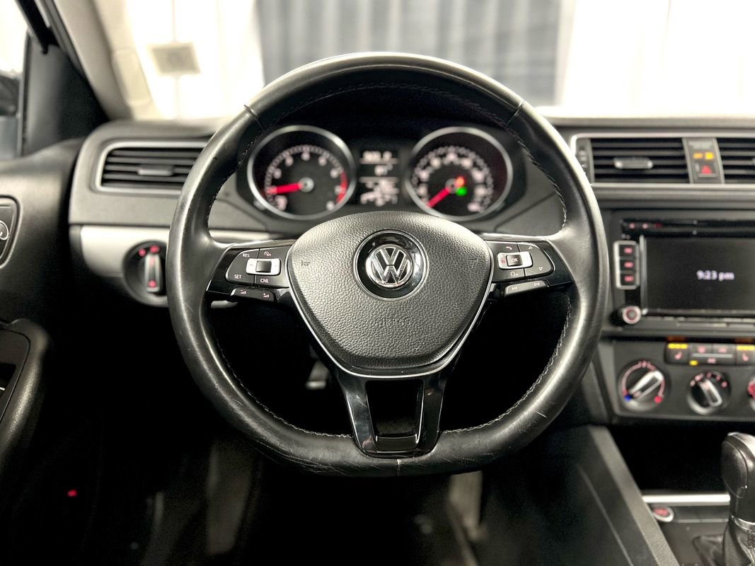 Used 2015 Volkswagen Jetta SE image 28