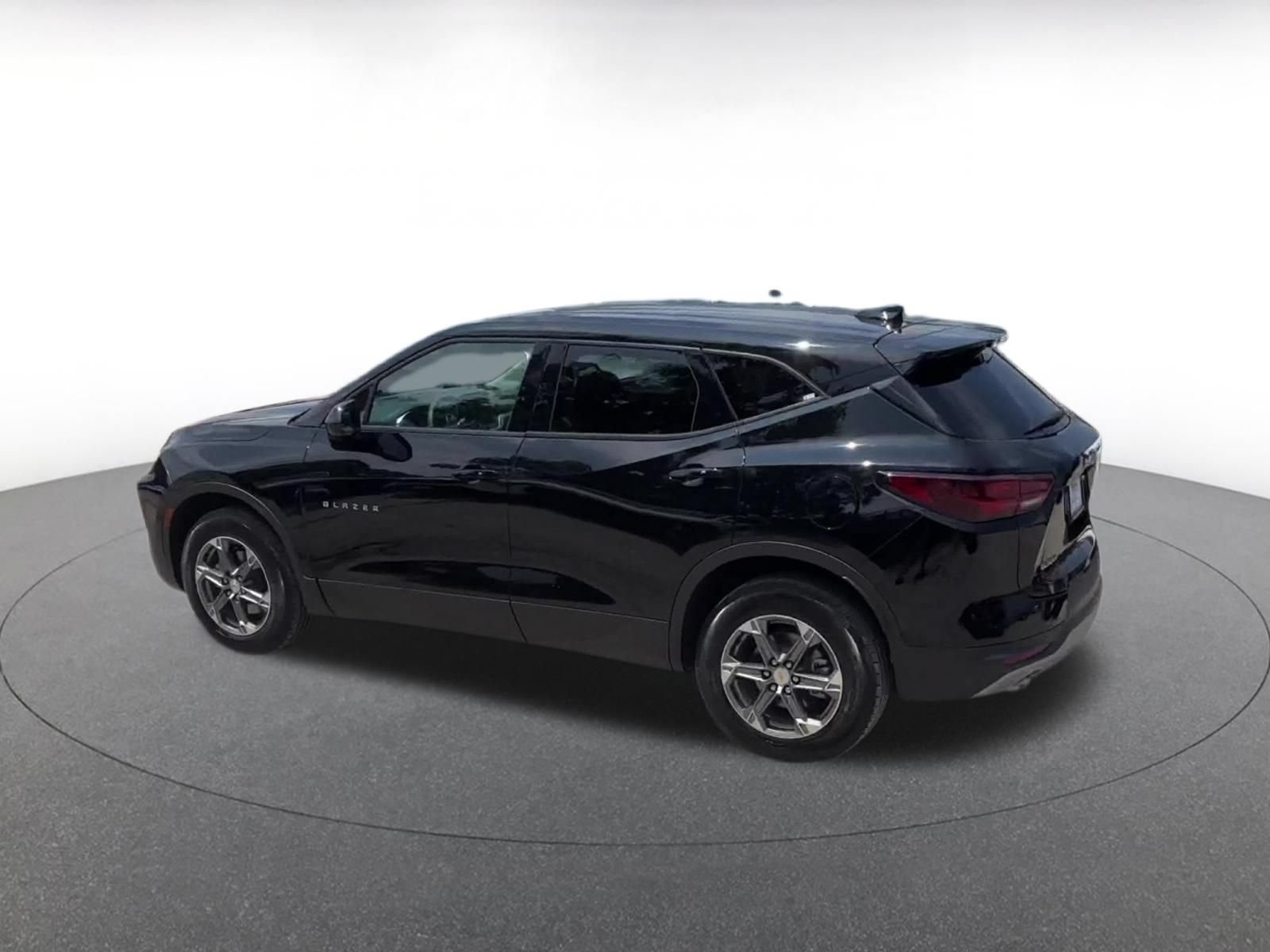 Used 2025 Chevrolet Blazer LT FWD image 10