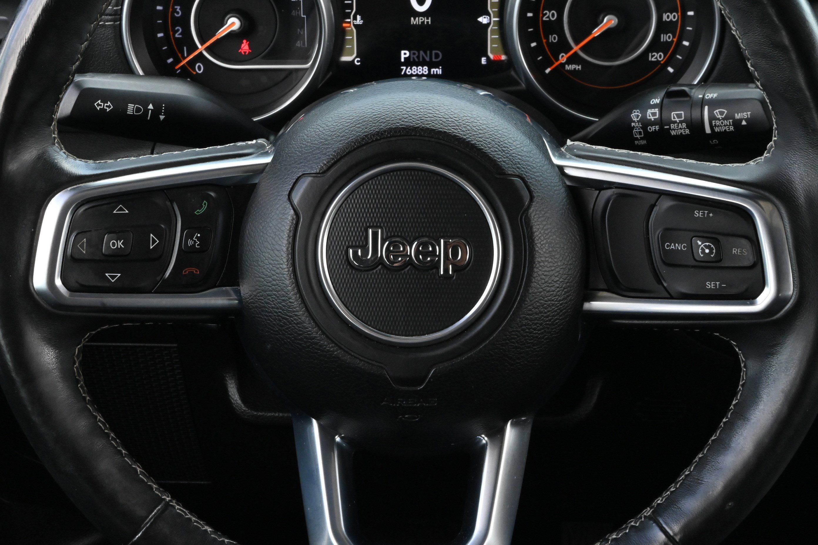 Used 2018 Jeep Wrangler Unlimited Sahara AWD/4WD image 30
