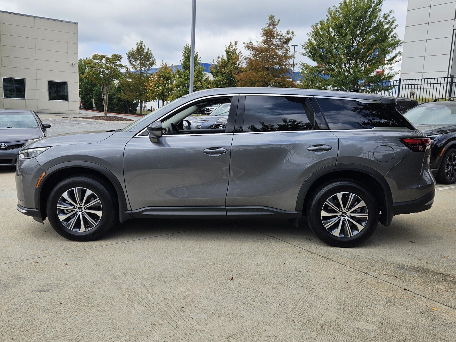 Certified 2026 INFINITI QX60 Pure w/ Cargo Package FWD image 9