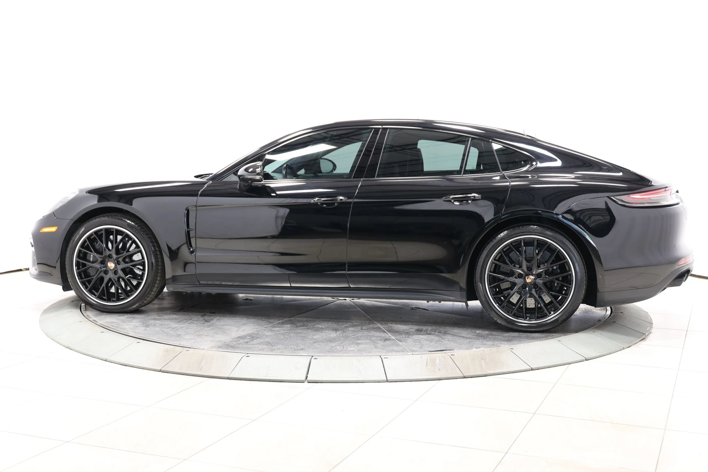 Used 2021 Porsche Panamera Turbo S w/ Assistance Package AWD/4WD image 9
