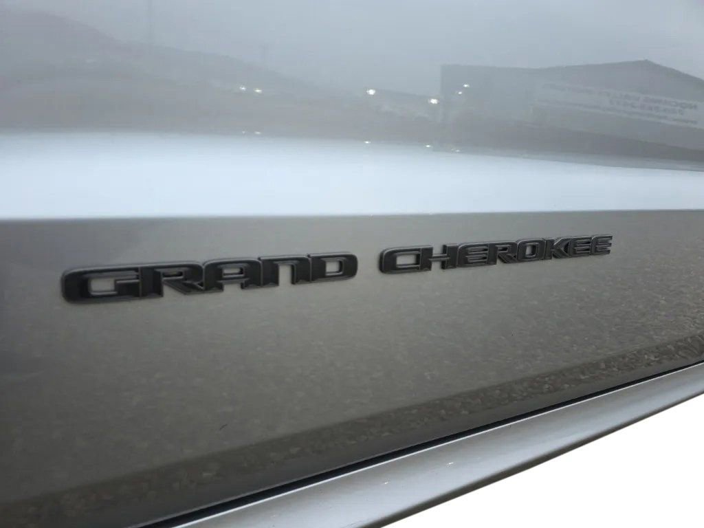 Used 2018 Jeep Grand Cherokee High Altitude AWD/4WD image 9