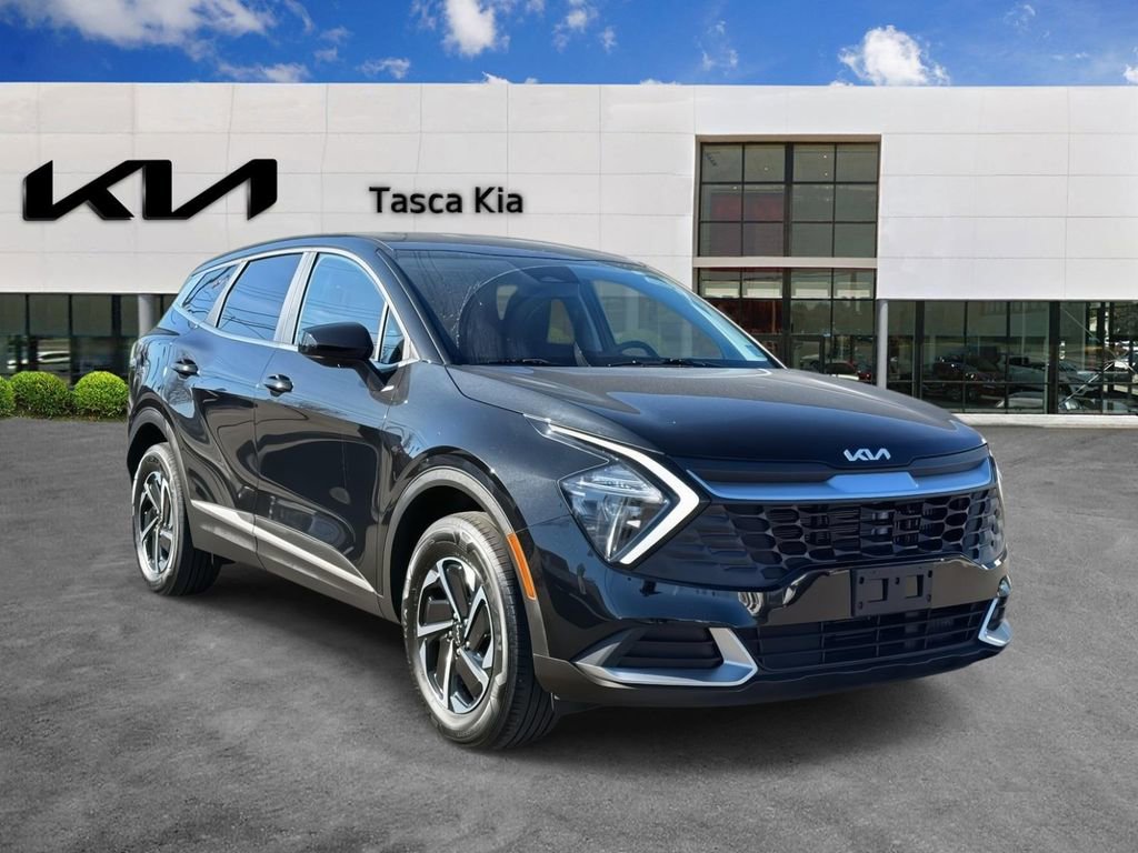 Used 2023 Kia Sportage LX image 1