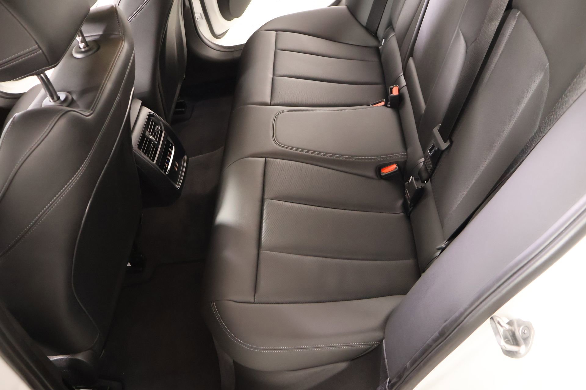 Used 2025 BMW 330i xDrive Sedan image 13