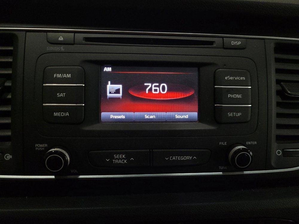 Used 2015 Kia Sedona LX w/ LX Convenience Package image 25