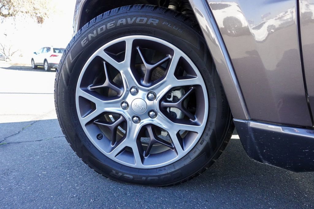 Used 2018 Jeep Grand Cherokee Limited image 10