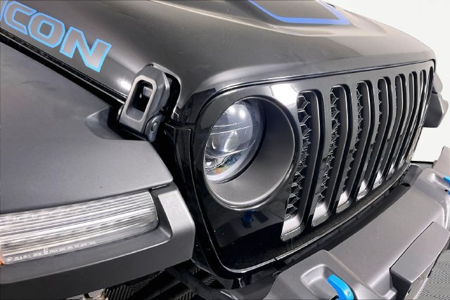 Used 2023 Jeep Wrangler Unlimited Rubicon 4xe w/ Cold Weather Group AWD/4WD image 30