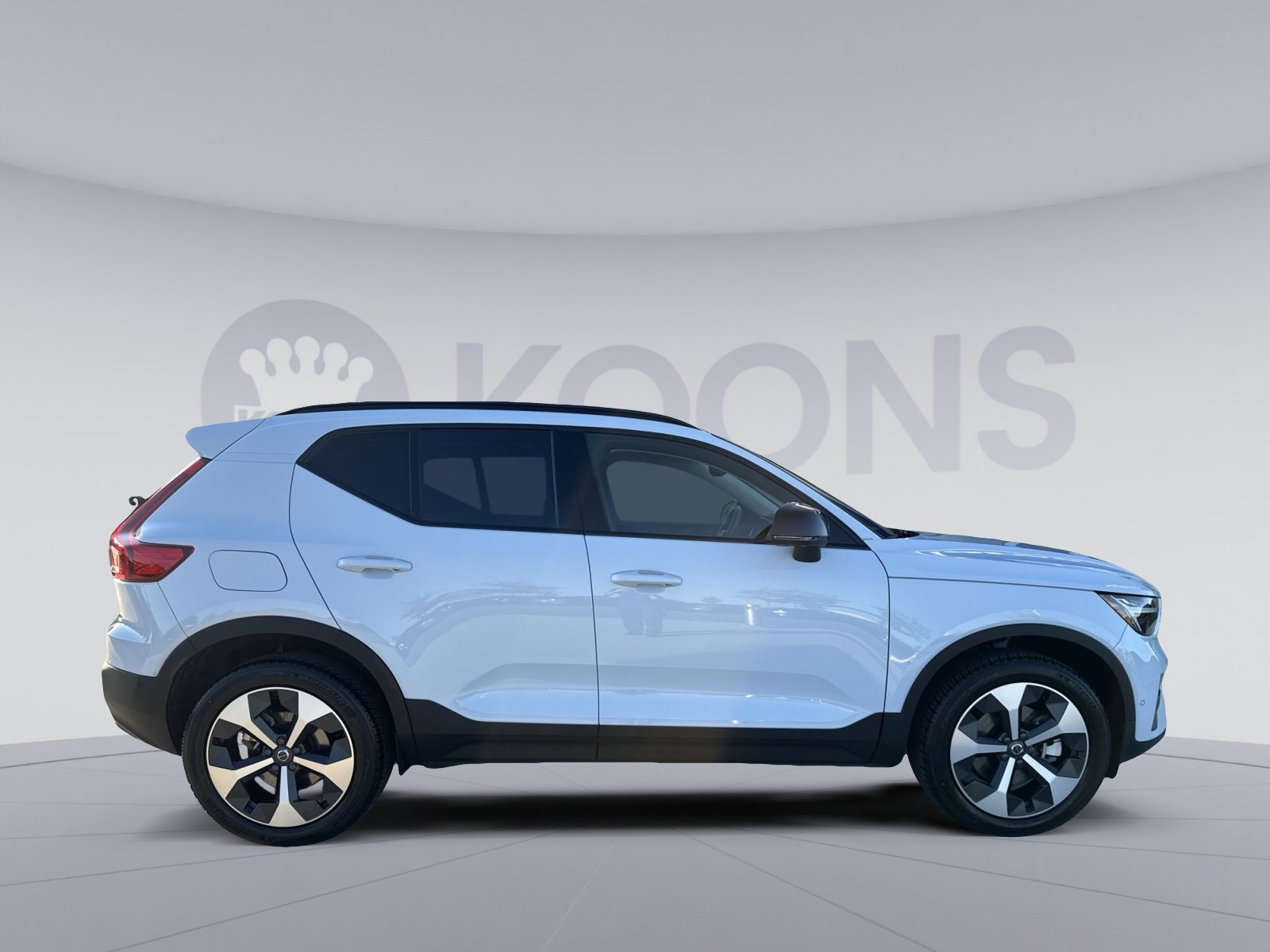 New 2026 Volvo XC40 B5 Plus w/ Protection Package Premier AWD/4WD image 17