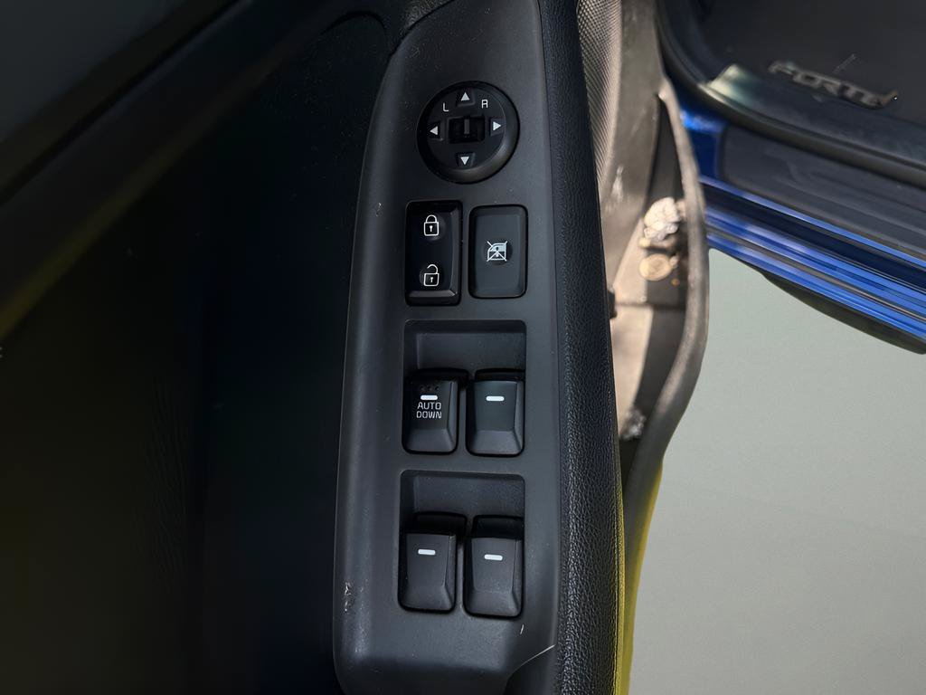 Used 2018 Kia Forte LX FWD image 16