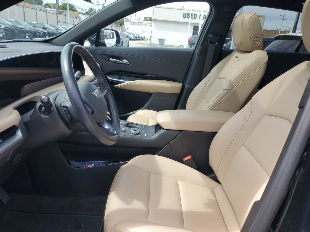 Certified 2024 Cadillac XT4 Luxury w/ Cold Weather Package AWD/4WD image 19