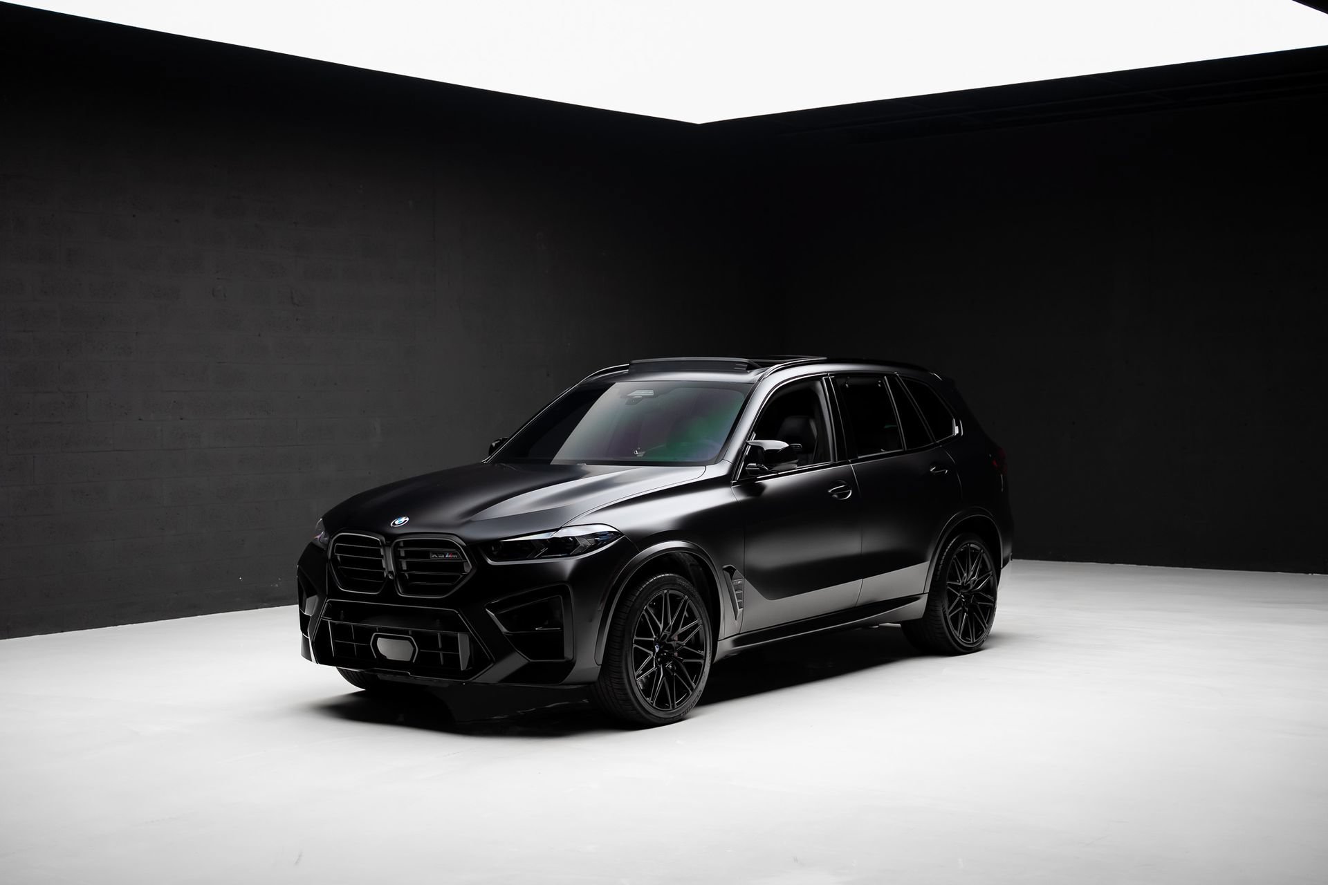 Used 2024 BMW X5 M Competition w/ Executive Package AWD/4WD image 4