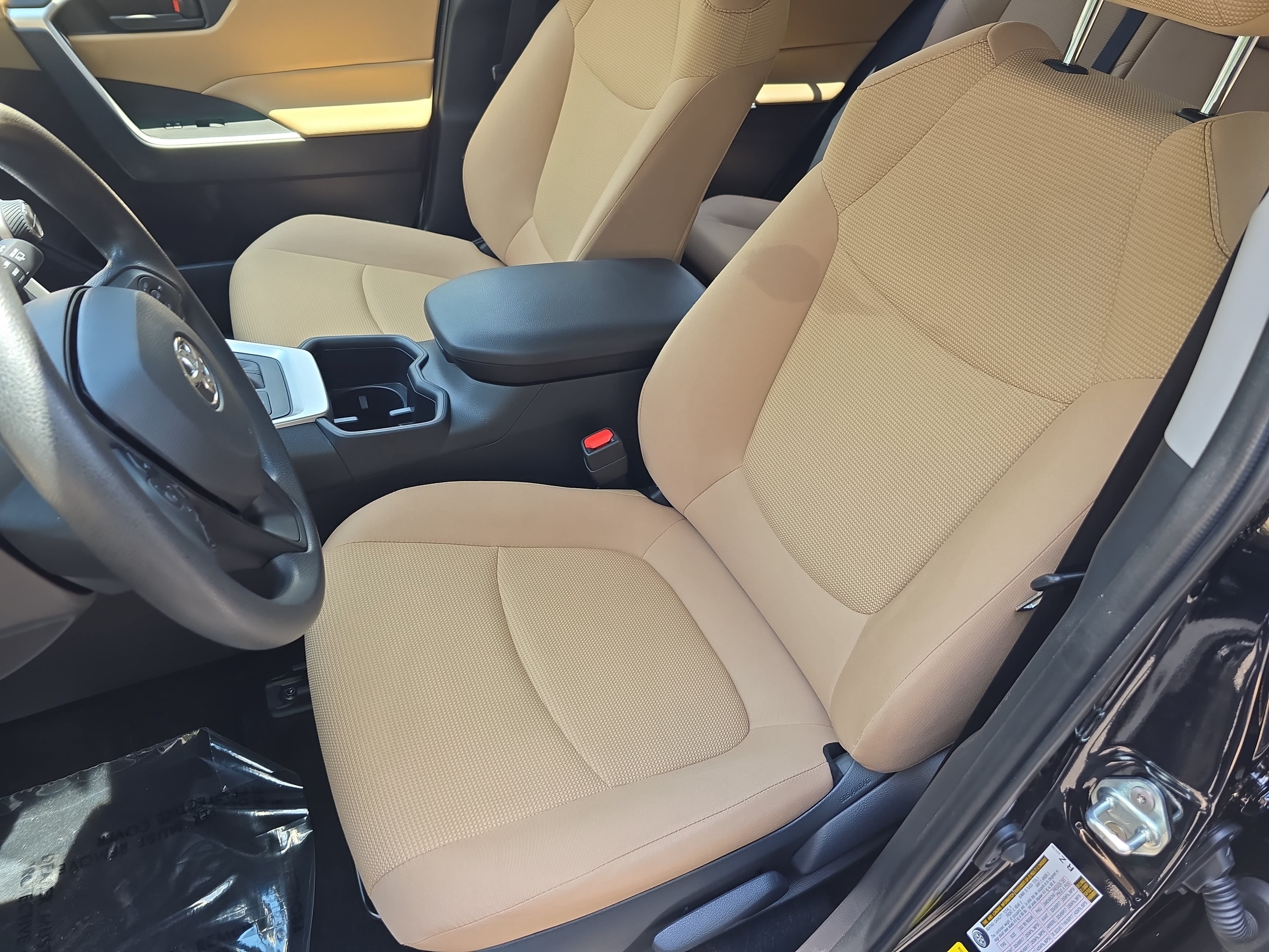 Used 2025 Toyota RAV4 LE AWD/4WD image 14