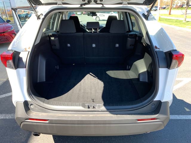 Used 2024 Toyota RAV4 LE AWD/4WD image 27