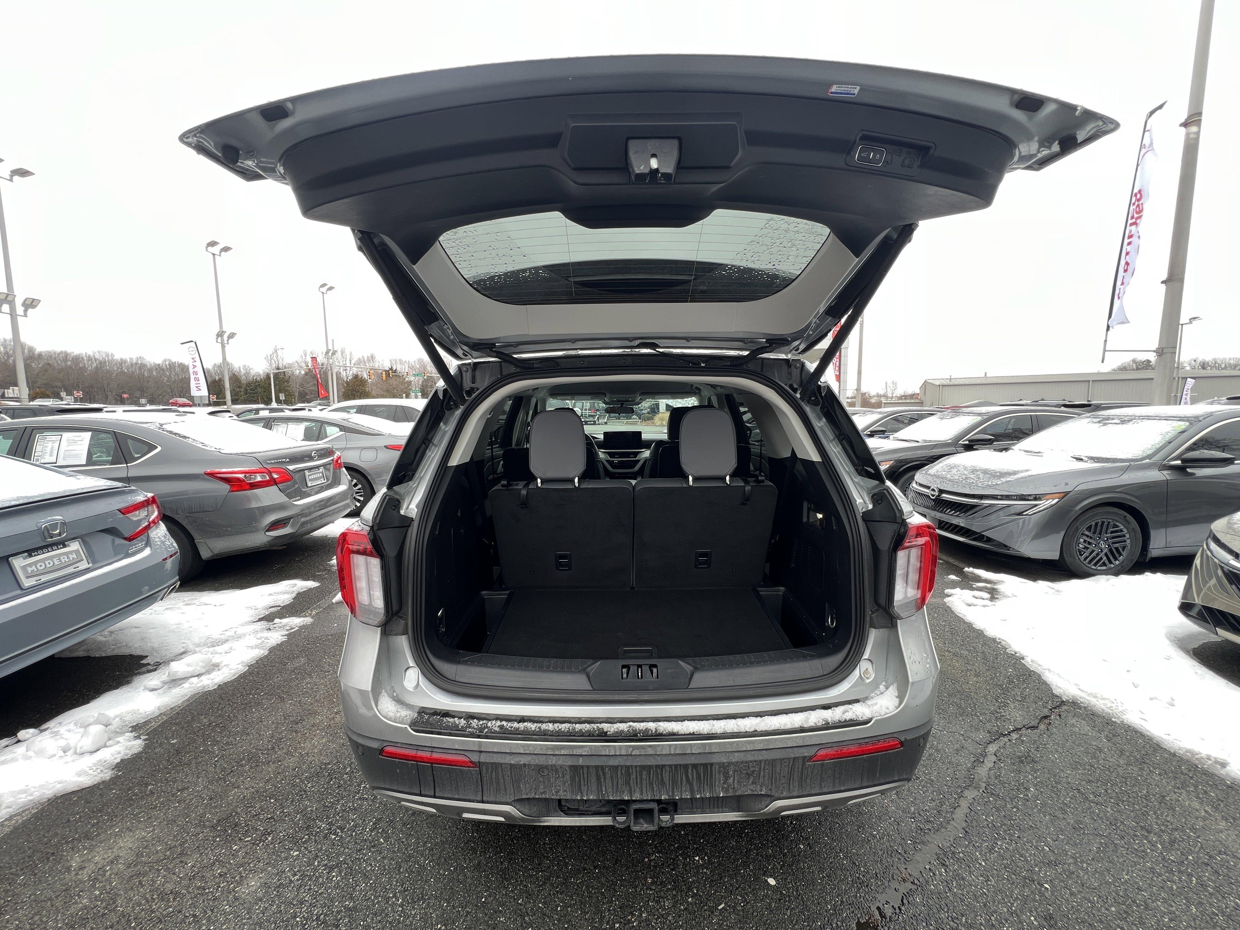 Used 2025 Ford Explorer Active w/ Active Comfort Package image 31