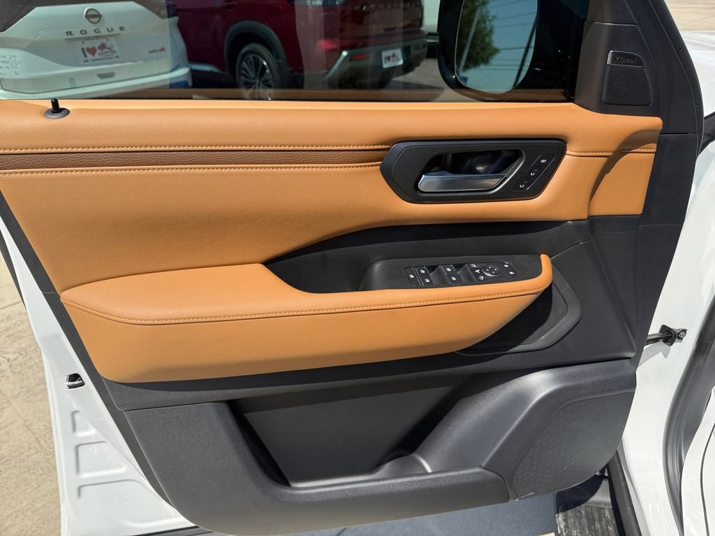New 2026 Nissan Armada SL w/ Captain's Chari Seat Package AWD/4WD image 11
