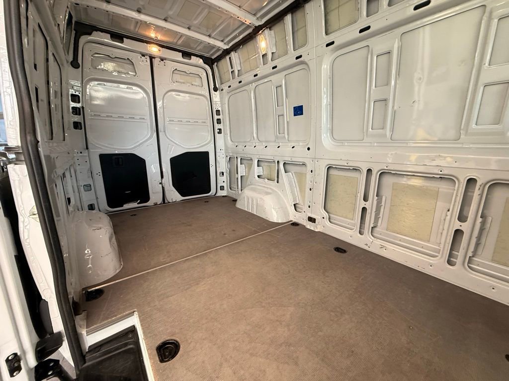 Used 2025 Mercedes-Benz Sprinter 2500 image 15