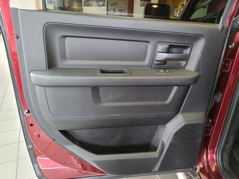 Used 2017 RAM 1500 Express AWD/4WD image 11