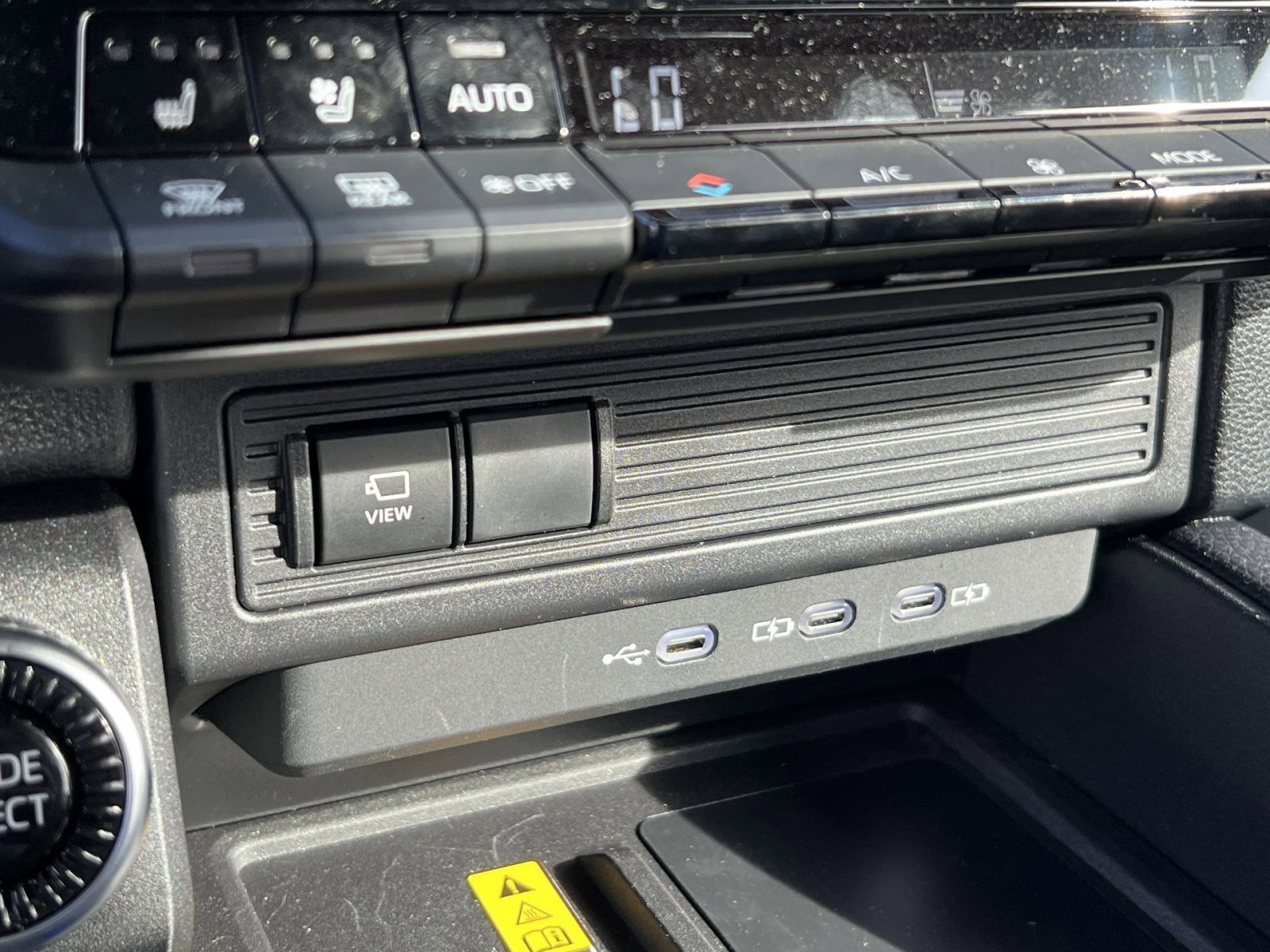 Used 2025 Toyota Land Cruiser image 36