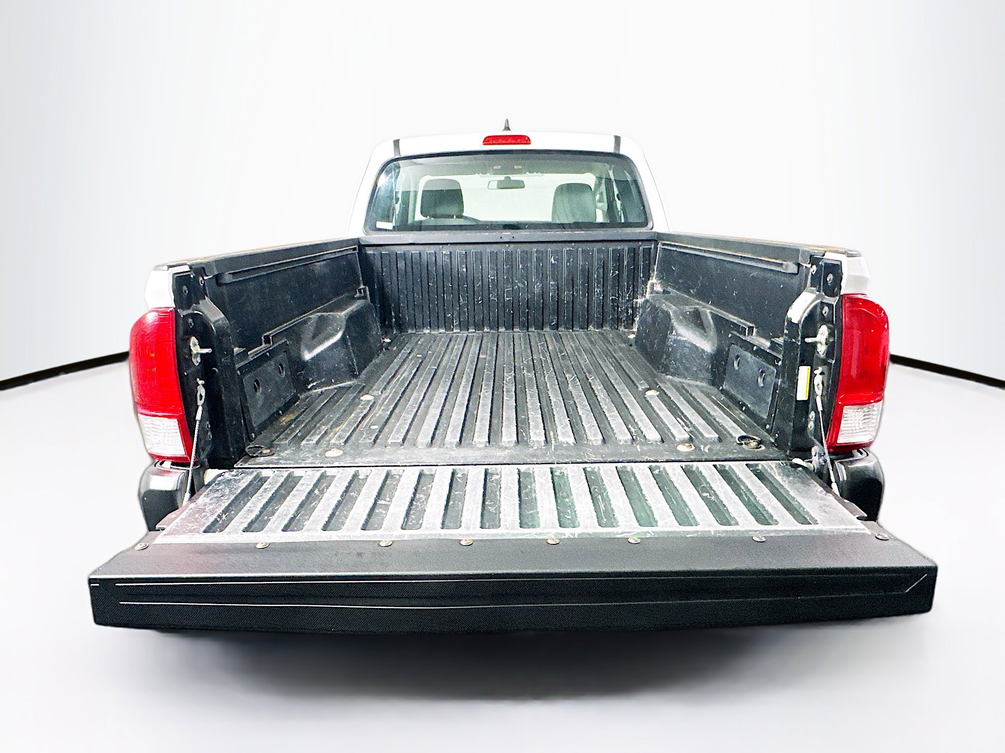 Used 2016 Toyota Tacoma SR RWD image 25