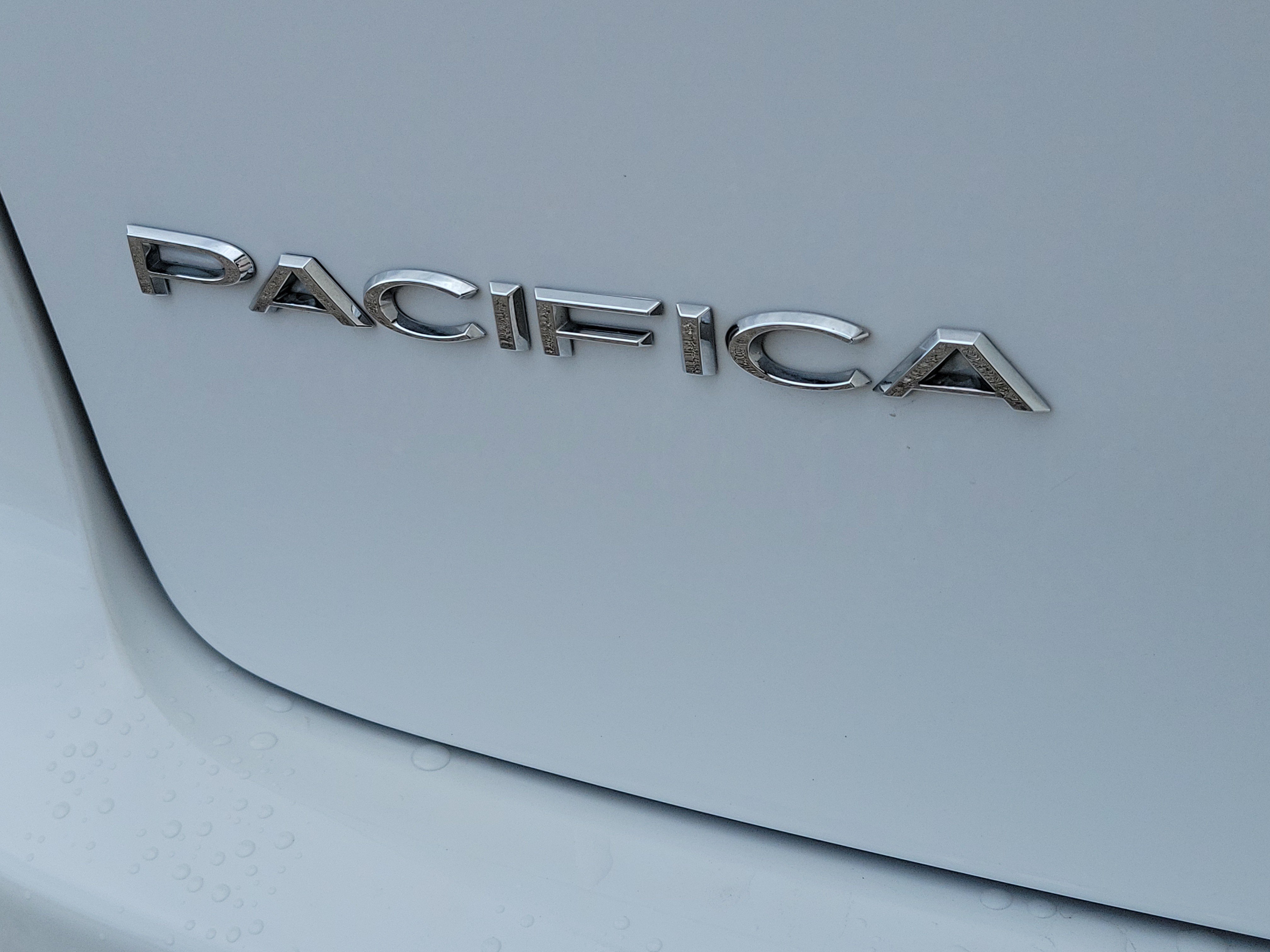 Used 2025 Chrysler Pacifica Select FWD image 7