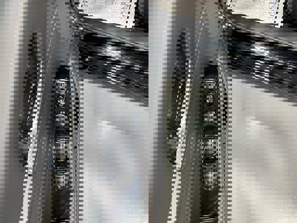 Used 2024 Nissan Altima 2.5 SR image 14