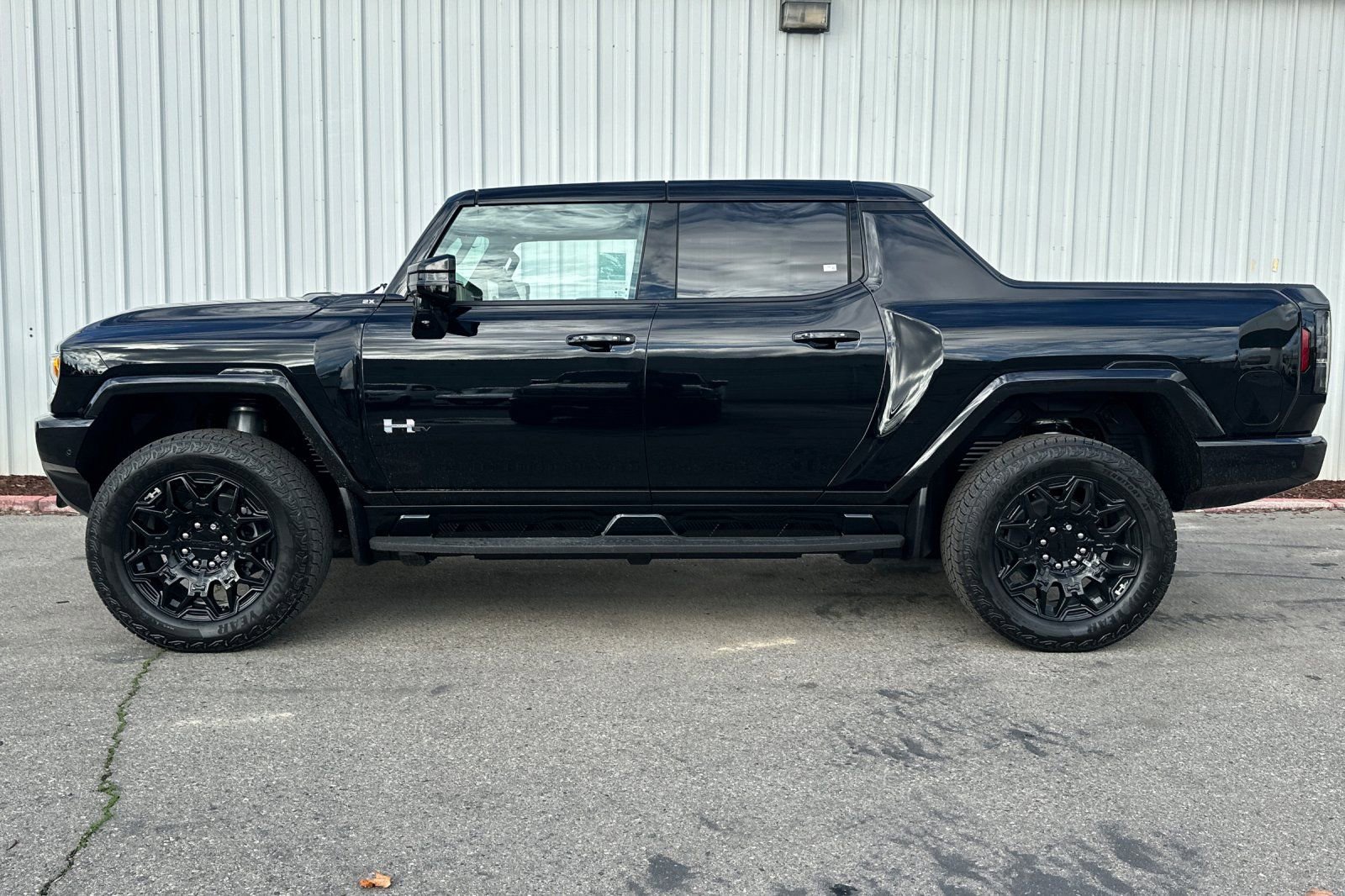 New 2025 GMC Hummer EV 2X AWD/4WD image 3