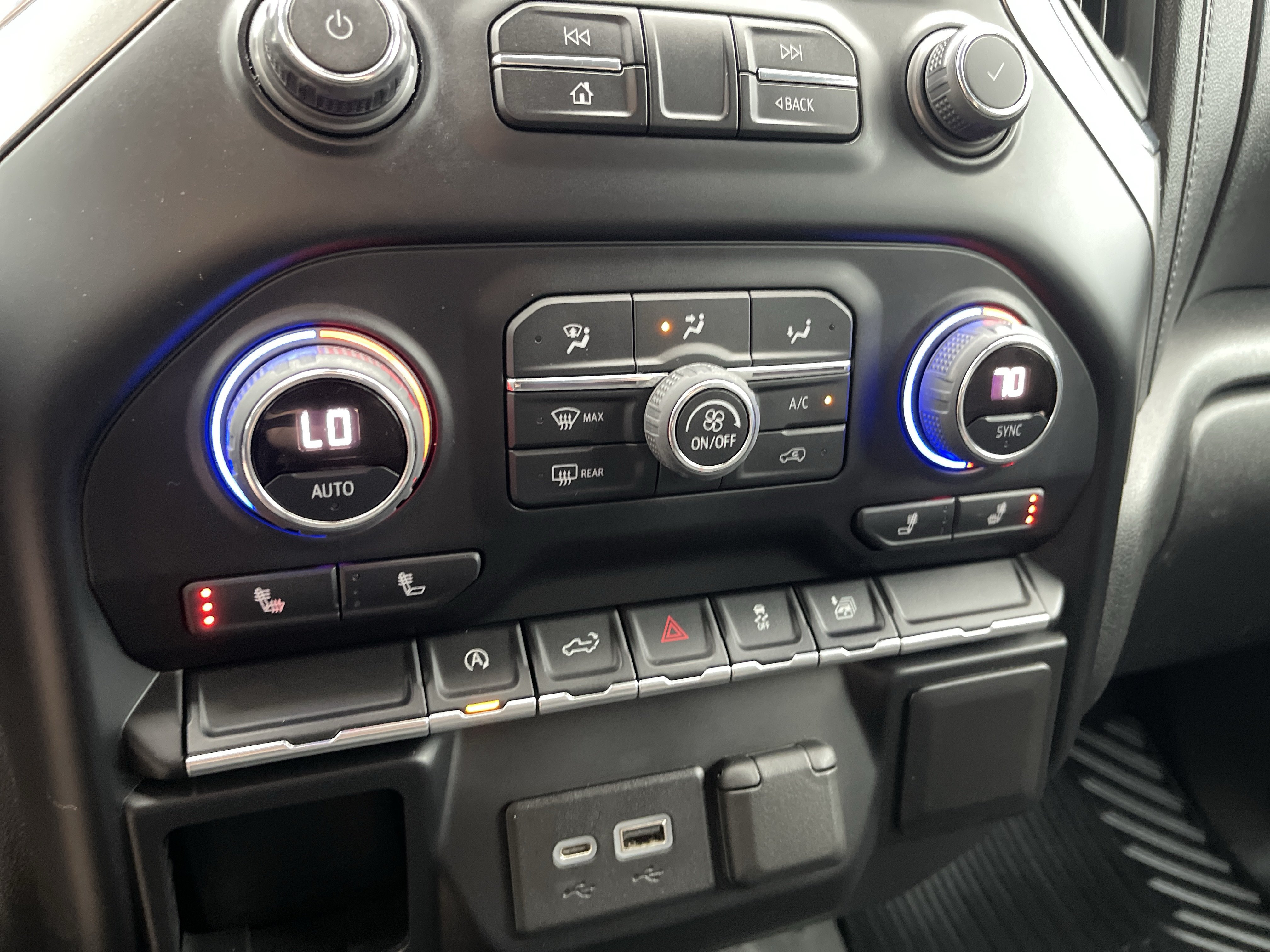 Used 2021 Chevrolet Silverado 1500 LT AWD/4WD image 19