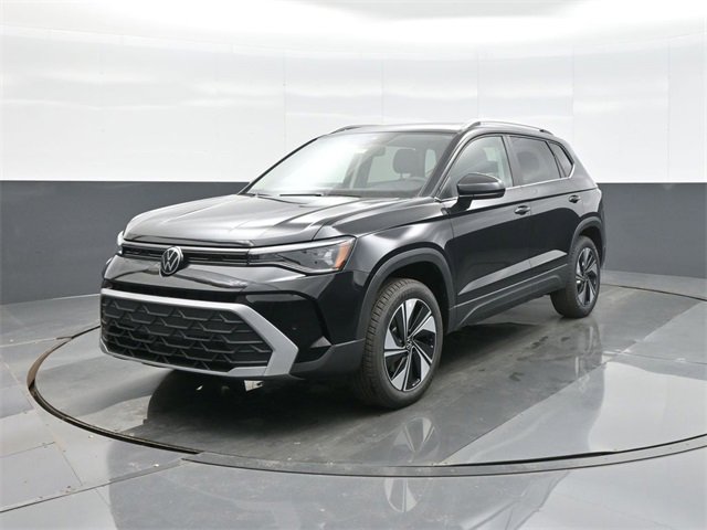 New 2026 Volkswagen Taos SE image 3