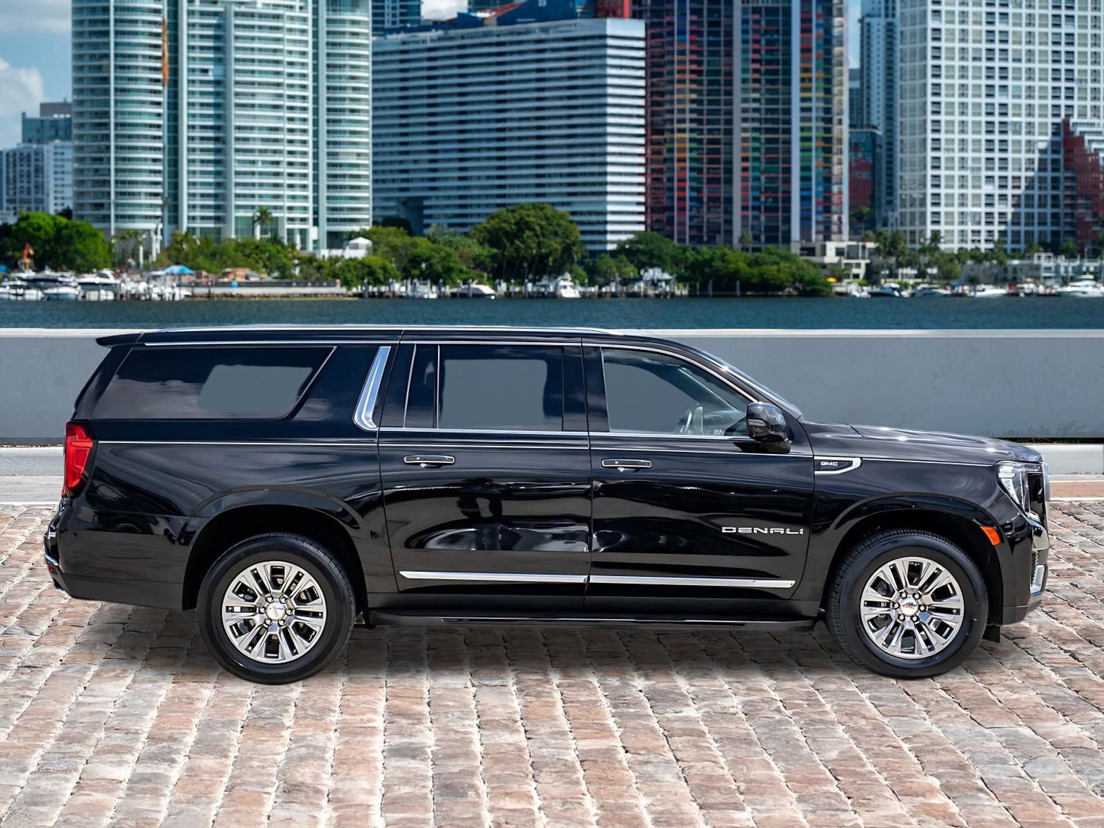 Used 2024 GMC Yukon XL Denali image 4