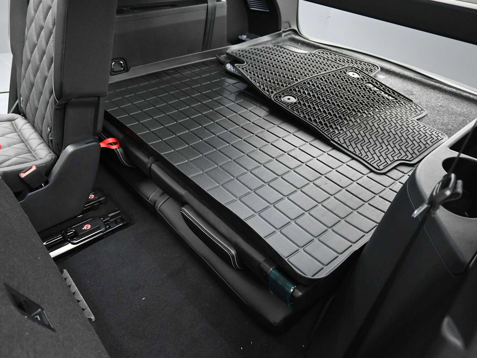 Used 2025 Volkswagen Atlas SEL Premium R-Line image 25