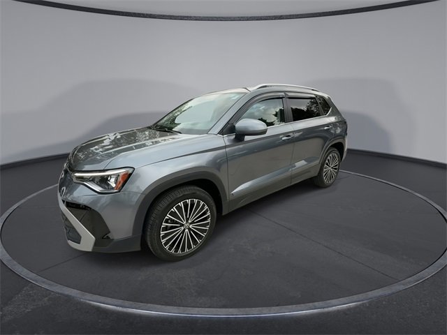 Used 2025 Volkswagen Taos SE image 4