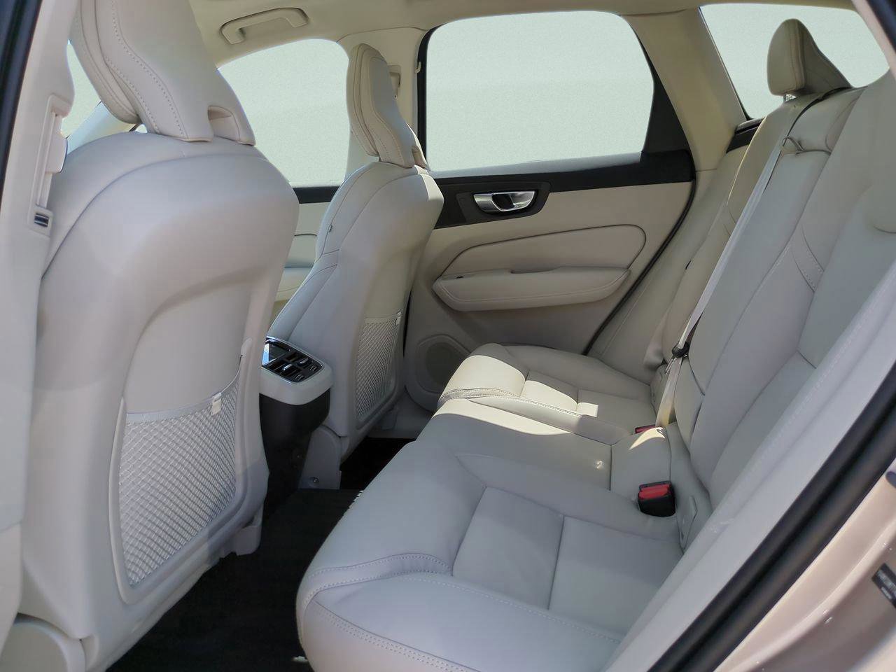 New 2026 Volvo XC60 B5 Ultra w/ Climate Package image 13
