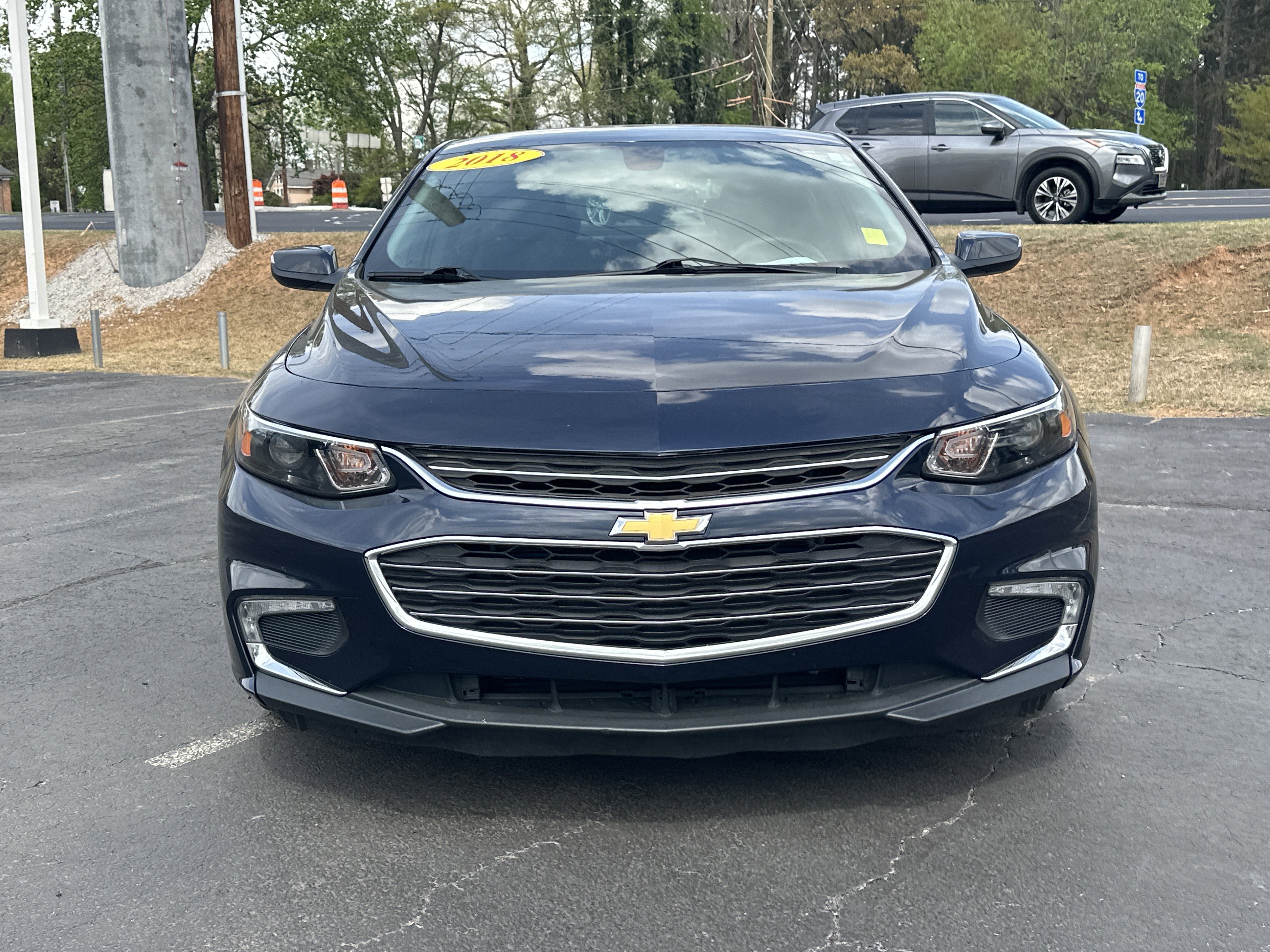 Used 2018 Chevrolet Malibu LT image 3